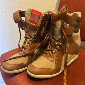 Reebok boot.. I think Alicia Keys came out with this boot.